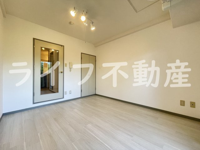 パークモダン高井田の居間・リビング|こちらのリビングで趣味の時間をお楽しみください