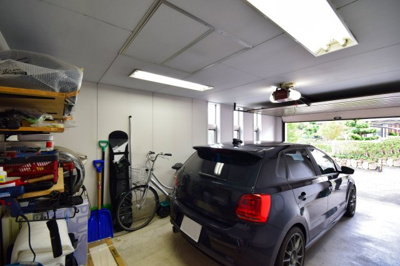【駐車場】 | デザイナーズ中古住宅　太田市高林東町 | あこがれのビルドインガレージです！