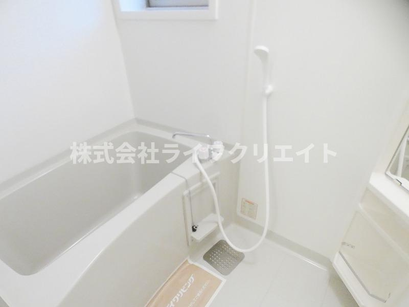ホワイトミーティアAの浴室