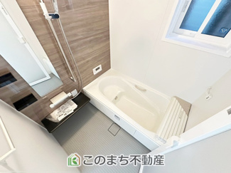 【浴室】 | 鹿沼市栄町モデルハウス　1号棟 | 広々とした一坪タイプのバスはお子様と入っても余裕のある広さになっております！
