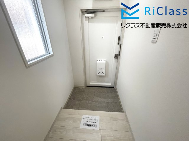 グレイスハイツ板宿の玄関|明るい玄関です