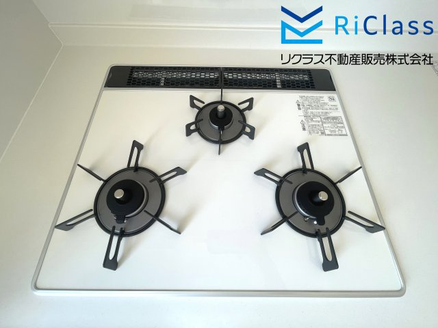 グレイスハイツ板宿のキッチン|３口コンロです