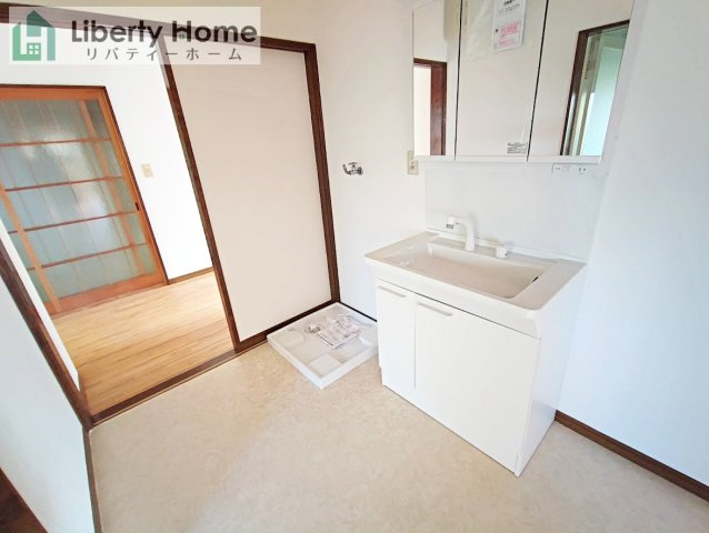 つくば市小沢　中古戸建の独立洗面台