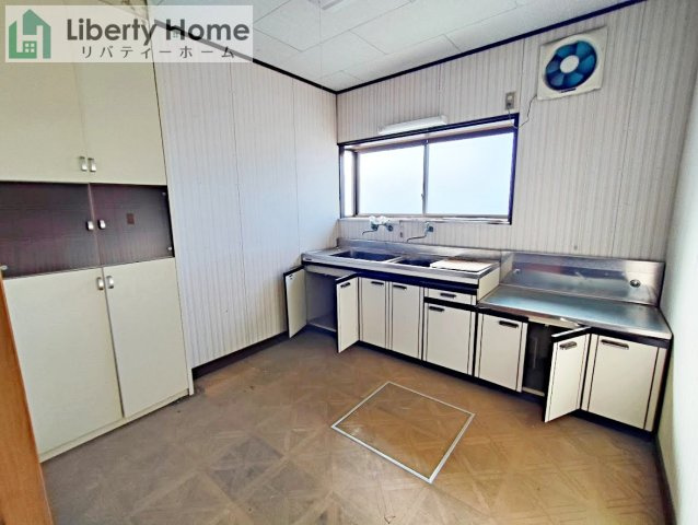 つくば市小沢　中古戸建のキッチン