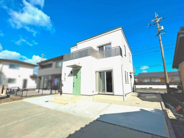 【外観】 | 鈴鹿市下大久保町 | 平成２７年築・内外装リフォーム済で即入居可