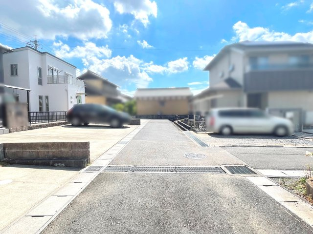 【前面道路含む現地写真】 | 鈴鹿市下大久保町 | 前面道路　南西側通路
