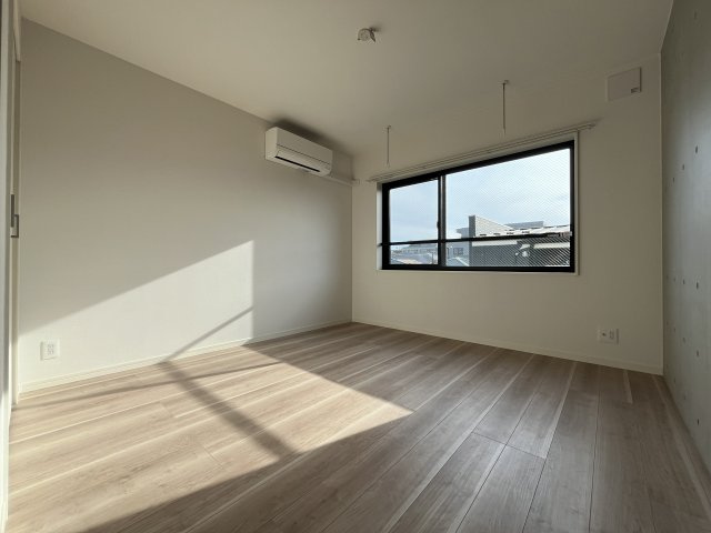 Sotterranea（ｿｯﾃﾗﾈｱ）の洋室