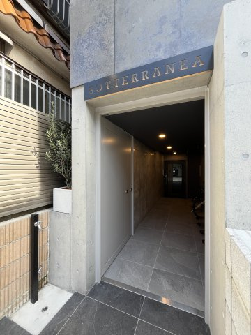 Sotterranea（ｿｯﾃﾗﾈｱ）のエントランス