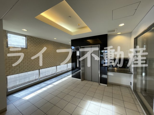 CASSIA高井田SouthCourtのロビー|落ち着いたロビーです