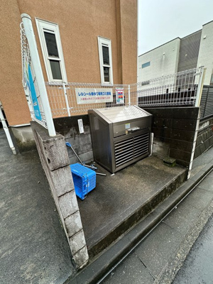 【その他共用部分】 | レルシール新ゆり | 敷地内ごみ置き場でごみ出しもらくらく～♪忙しい社会人さんや学生さんにもうってつけ！
