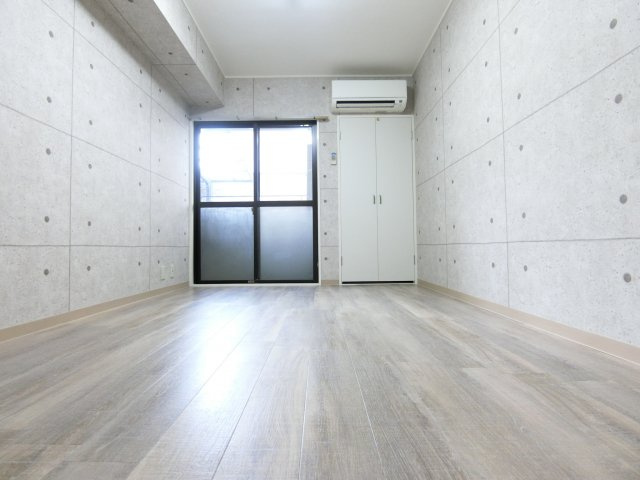 RX富田林の居間・リビング|同物件別部屋