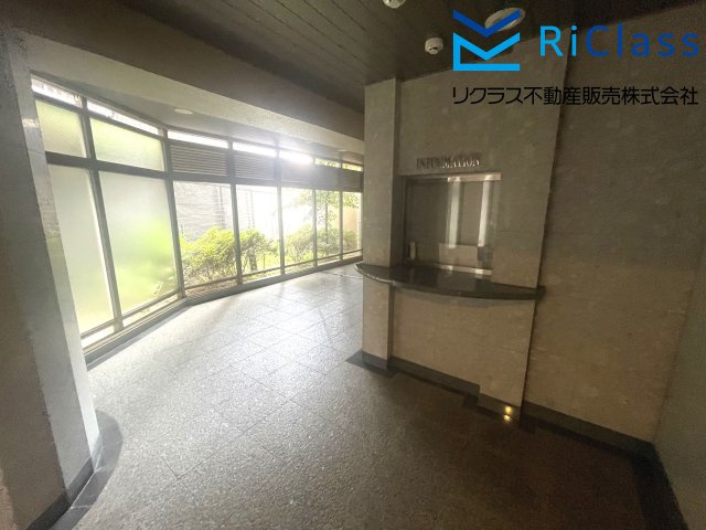 ルイシャトレ兵庫駅前のエントランス|落ち着いたエントランスです