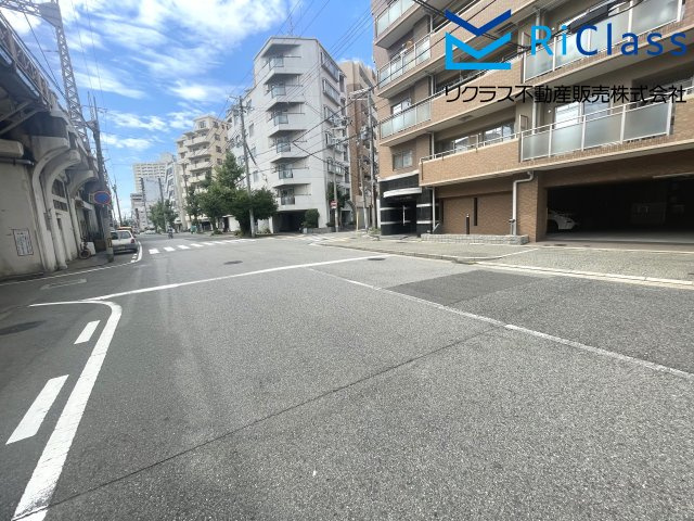 ルイシャトレ兵庫駅前の周辺|マンション前の道路です