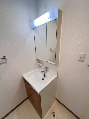 大阪市城東区新喜多東２丁目のアパートの洗面所