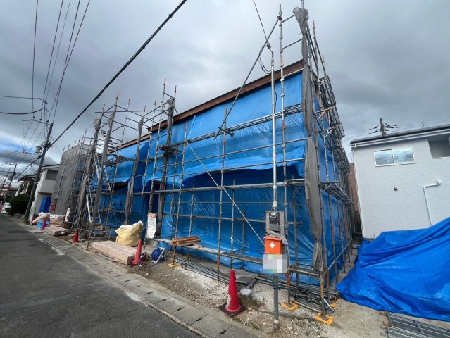 京阪本線『淀』駅まで徒歩８分♪お財布にも優しいオール電化４ＬＤＫ住宅◎伏見区淀下津町１期の外観|現況 建築中(令和６年１０月撮影)