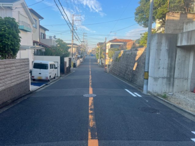 堺市西区上野芝向ヶ丘町４丁土地（２号地）の前面道路含む現地写真