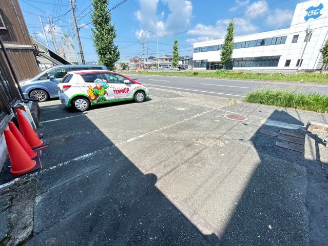 東曙ビルの駐車場