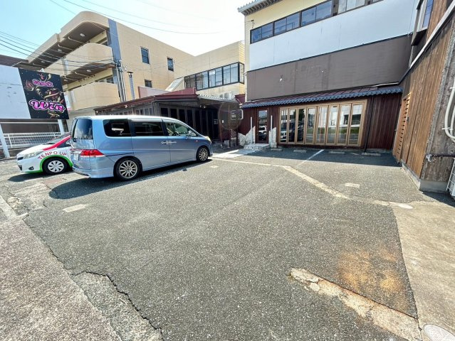 東曙ビルの駐車場