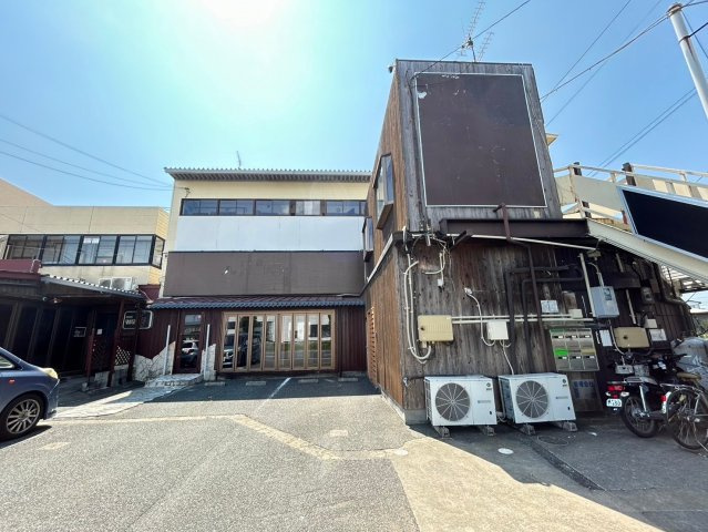 東曙ビルの駐車場