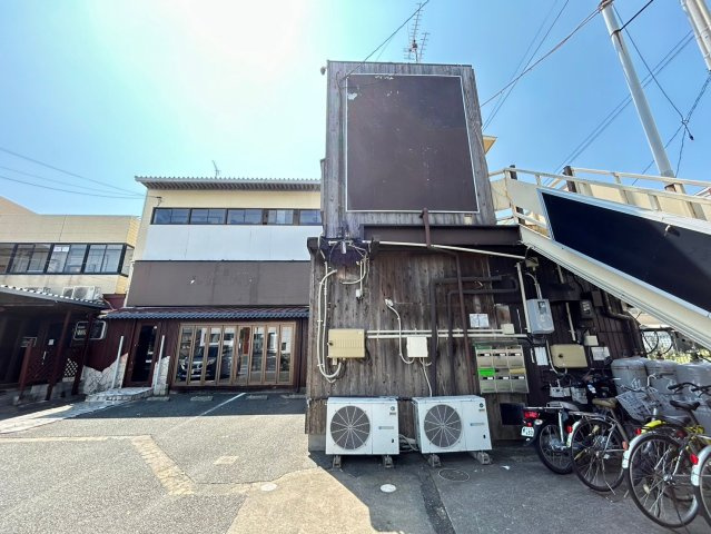 東曙ビルの駐車場