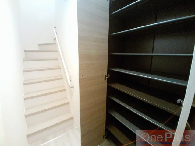 コンフォール赤坂の玄関