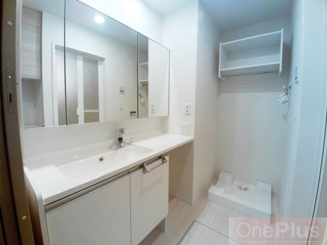 コンフォール赤坂の洗面所