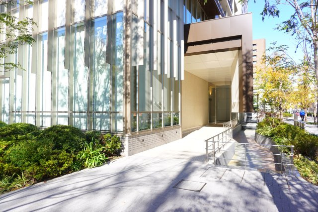 プレミストタワー大阪新町ローレルコートのエントランス