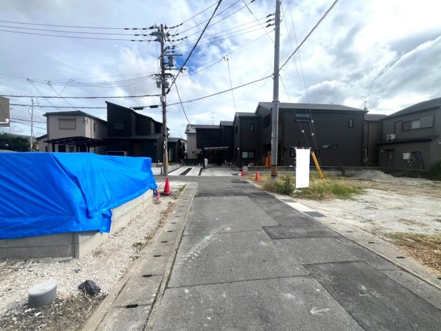 京阪本線『淀』駅まで徒歩８分♪お財布にも優しいオール電化４ＬＤＫ住宅◎伏見区淀下津町１期の前面道路含む現地写真|前道道路(２０２４年１０月撮影)