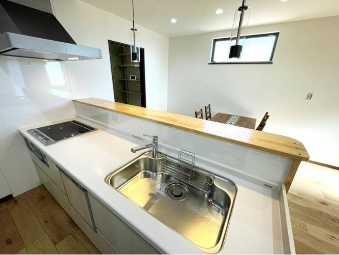 土佐山田町　中古戸建　（築浅物件）のキッチン