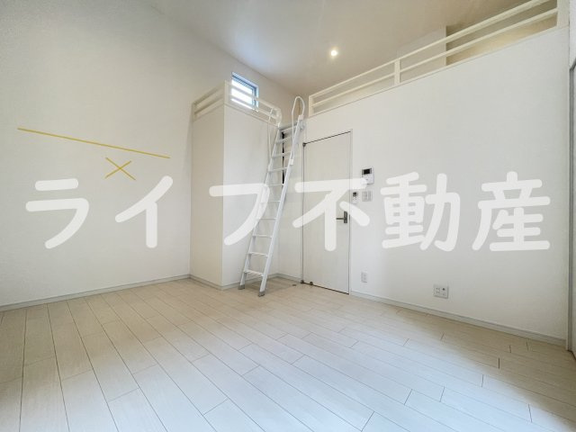 シャルマンコートⅢの居間・リビング|使いやすい居間です
