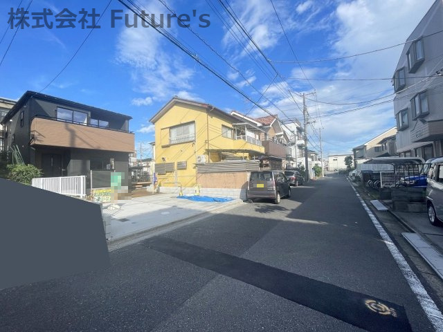 三郷市早稲田6丁目　新築戸建　全1棟の前面道路含む現地写真|前面道路含む現地写真です。