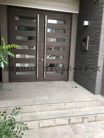 ソレイユ中央のエントランス