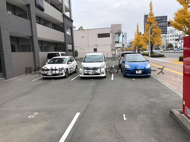 ソレイユ中央の駐車場