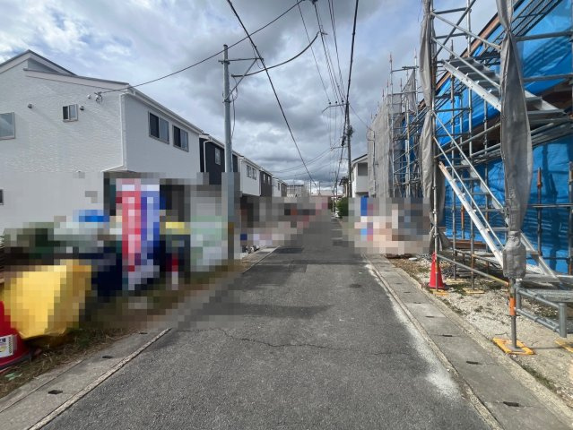 京阪本線『淀』駅まで徒歩８分♪お財布にも優しいオール電化４ＬＤＫ住宅◎伏見区淀下津町１期の前面道路含む現地写真|前道含む現地
現況：建築中（令和６年１０月撮影）
