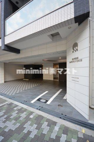 BASE NAMIYOKEのエントランス