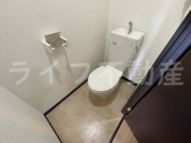 プロミネンスのトイレ|落ち着いた色調のトイレです