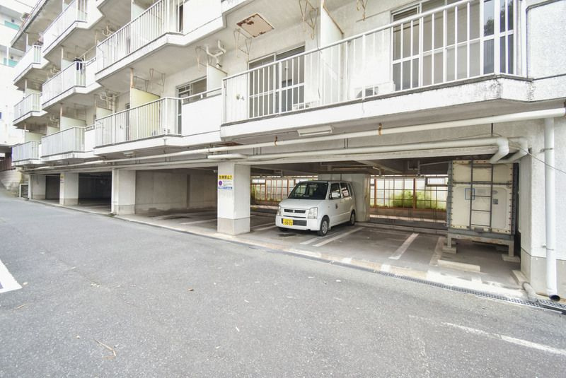 パジオン櫛原の駐車場