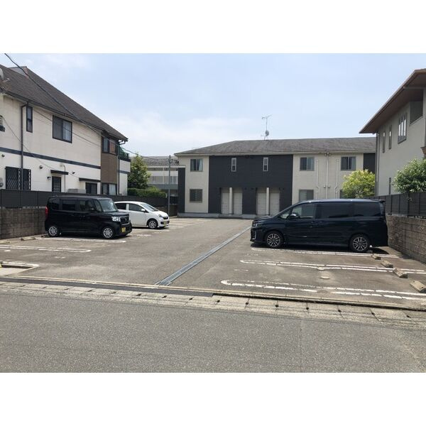 Mayfair(メイフェア)の駐車場