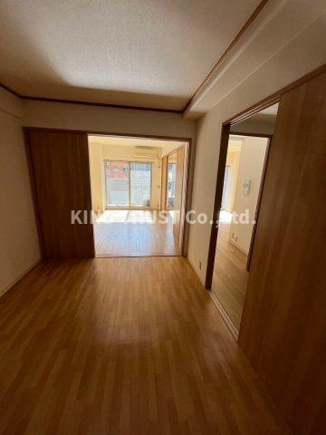 ルネ天満の居間・リビング|ゆったりとした居間です