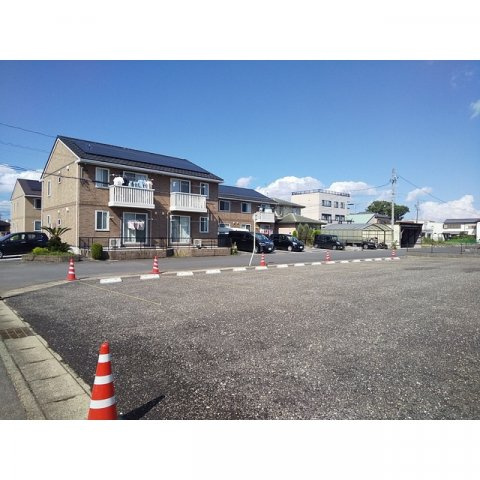 羽島市福寿町間島８丁目の駐車場の外観