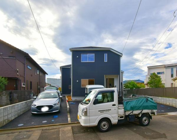 横浜市磯子区洋光台３丁目の新築一戸建の前面道路含む現地写真|車通りが少ない為、小さなお子様にも安心です。
是非一度、現地へ起こしください。

