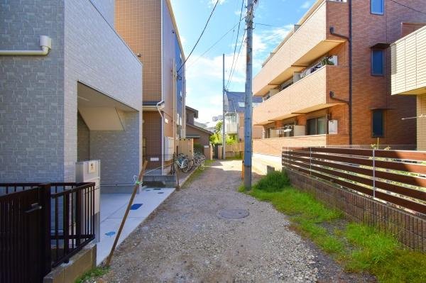 横浜市金沢区寺前１丁目の新築一戸建の前面道路含む現地写真|周辺環境も合わせてご案内させて頂きます！
お気軽にお問い合わせ下さい！