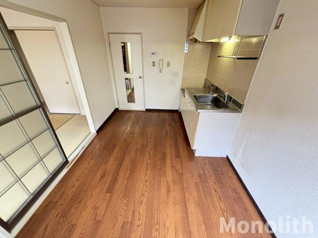 ウィングハイツの居間・リビング