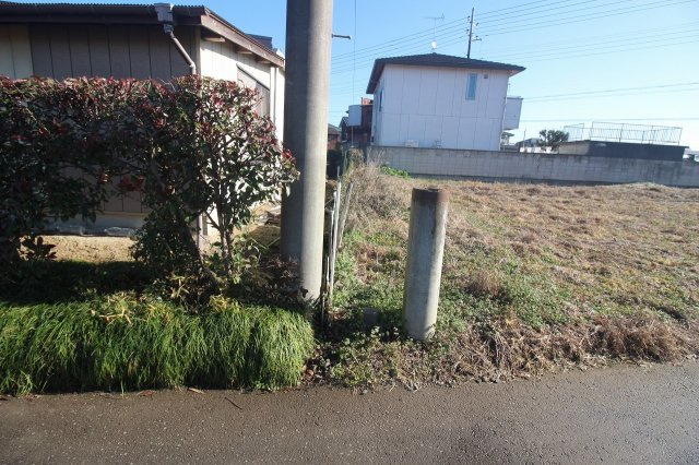 筑西市関本中の外観|北側との境界部分（2022年12月撮影）