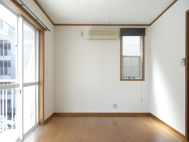 和光ハイツの洋室
