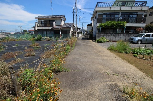 筑西市甲の前面道路含む現地写真|東側道路（2023年6月撮影）