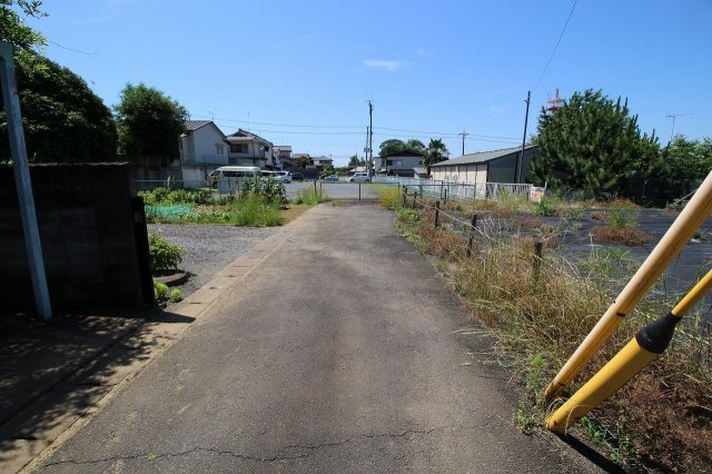筑西市甲の前面道路含む現地写真|東側道路（2023年6月撮影）