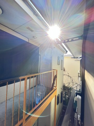 南側にはすぐアパートが建っていて眺望は良くありません。