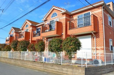 【外観】 | ヨーロピアンシャレーフロール一番館 | ★ペット可（小型犬１匹または猫２匹）★TVドアホン★ロフト★