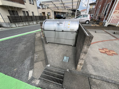 【その他共用部分】 | ヨーロピアンシャレーフロール一番館 | 敷地内ゴミ置き場あります